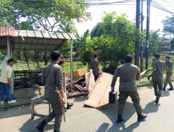 Gerbang Vila Pamulang Mas Tak Kumuh Lagi, Satpol PP Bongkar Lapak Pedagang