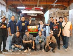 Ambulan untuk Jurnalis, Dari Teman untuk Teman