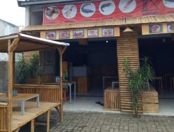 Warung Bambu Bang Imam TVRI: Destinasi Kuliner yang Wajib Dicoba di Dekat Pasar Korelet