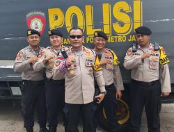 Aparat Polda Metro Jaya Kawal Aksi Penyampaian Aspirasi Ormas Grib di PT Astra Daihatsu Motor Sunter
