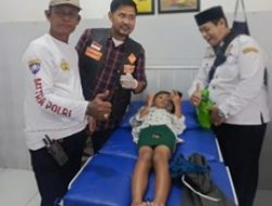 150 Anak Diberikan Sunatan Massal pada Acara Silaturahmi Halal Bihalal Mesjid Almufalah Subang