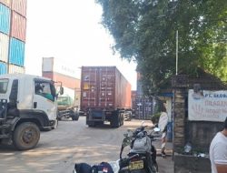 Kemacetan Parah di Cilincing-Marunda Dipicu Aktivitas Bongkar Muat Kontainer